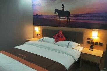 Jun Hotels Dezhou Decheng District Hubin South Avenue Wanda Plaza