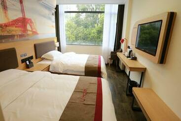 Thank Inn Plus Hotel Yichang Free Trade Zone Development Avenue