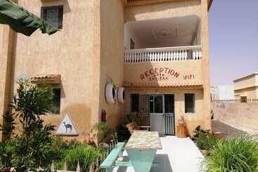 Auberge Samiraa   Hostel