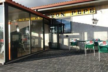 펜션 Hostal Restaurante Don Pepe