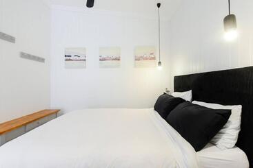 بنسيون By The Seaside