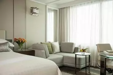 Four Seasons Hotel Shanghai