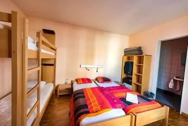 هتل Geneva Hostel