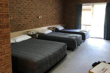 בית מלון כפרי Settlement Motor Inn