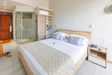 فندق Le Peninsula Bay Beach Resort & Spa