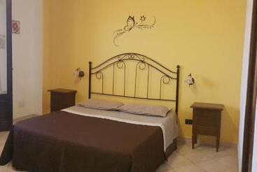 Mariposa Bed And Breakfast