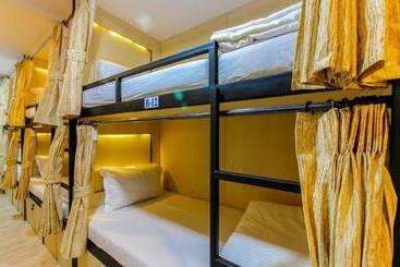 Seven Hills Dormitory Hostel