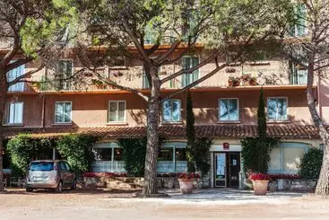 Hotel Logis Vignes Blanches Hôtel Cosy Et Restaurant De Terroir