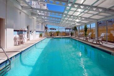 فندق Nantasket Beach Resort