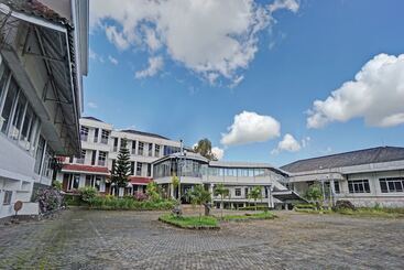 Hotell Oyo 90028 Victory