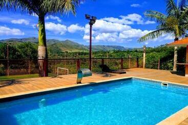 ペンション Pousada Adventures   Suites Luxo Hidromassagem   Capitólio Mg