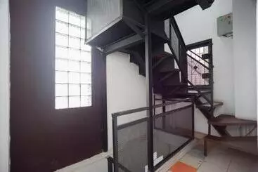 ホテル Reddoorz At Jalan Bangau Palembang