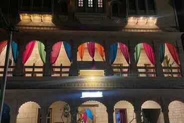 Hotel Golden Safari With Swimming Pool