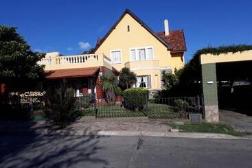 Retkeilymaja La Casona  Bv Hoteles