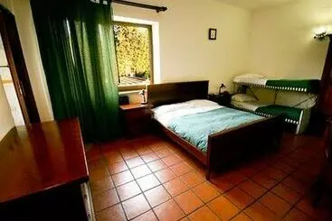 住所  Villa Maria Relais