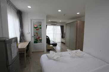 Hotel Living By Grace