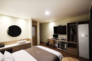 בית מלון כפרי Urban Brown