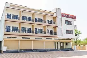 Hotel Treebo Trip Megmalhar
