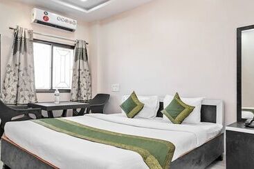 Hotel Treebo Trip Megmalhar