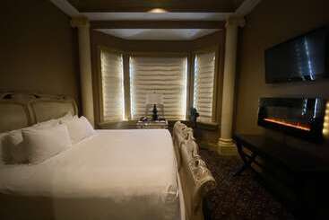 Chateau Avalon Hotel & Spa