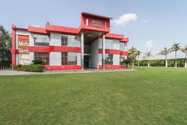 Hotel Mg Mehak Garden