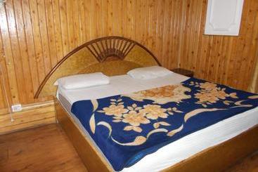 Hotel Mall Road Stay With In House Restaurant