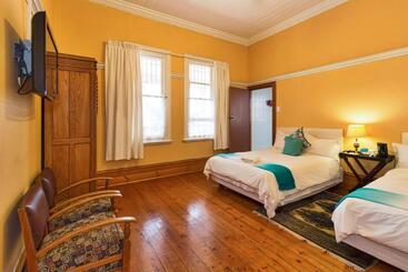 פנסיון Fernando S The Grange