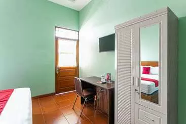 Majatalo Reddoorz Near Puro Mangkunegaran