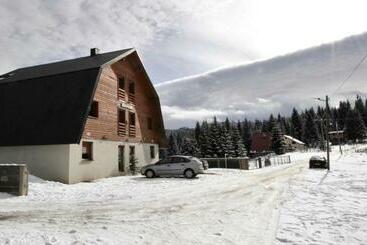 هاستل Guest House Alpha Ski Camp