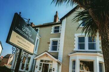 Отель Lansdowne House With Private Car Park