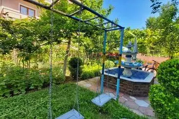 پانسیون Guest House Pogradeci