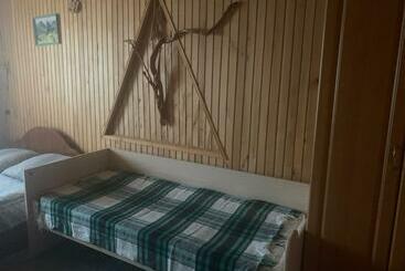 پانسیون садиба зґарда