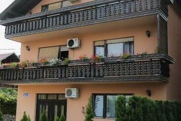 پانسیون Guesthouse Tanja