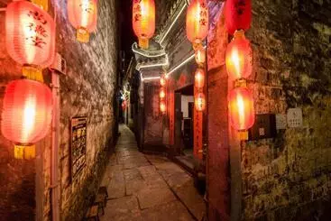 Pensió Huangshan Xidi Shang De Tang