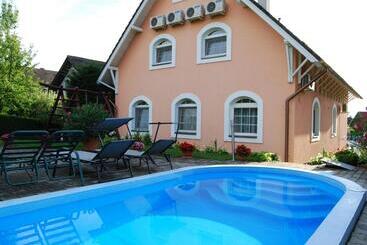 Pensionat Barackvirág Vendégház