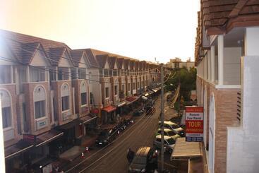 Pensiune Phuket Racha Kata Homestay