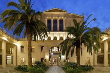 Amra Park Hotel & Spa