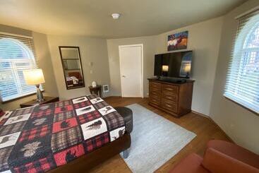 汽车旅馆  Packwood Lodge & Cabins