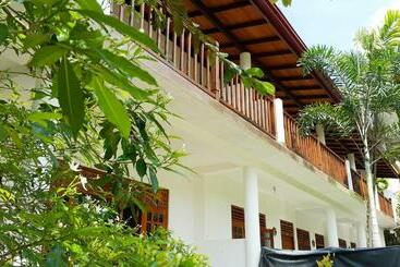 פנסיון Soorya Guest Mirissa