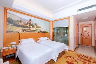 Vienna Hotel Shenzhen Longgang Ainan Road