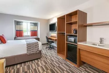 Microtel Inn & Suites By Wyndham Pittsburgh Airport