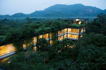 Hotel Heritance Kandalama