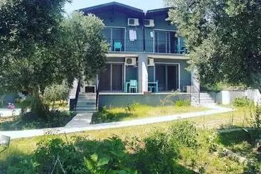 ベッドアンドブレックファースト Adasu Otel