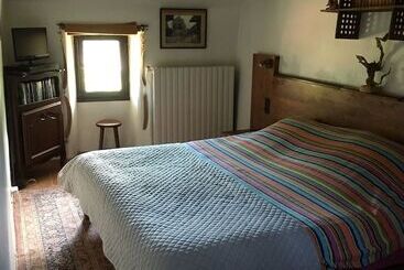 צימר Villa Issiates