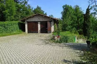 Aamiaismajoitus (B&B) Villa Malgrè Tout