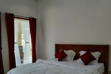 Bed and Breakfast Omah Nusa Villa Redpartner