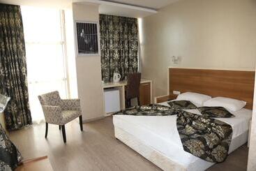 בית מלון כפרי Tella