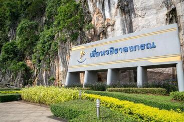 פנסיון Thongphaphum River