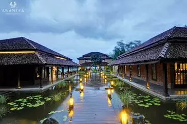 Hotel Anantya By The Lake
