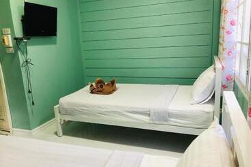 호텔 Parichart Place